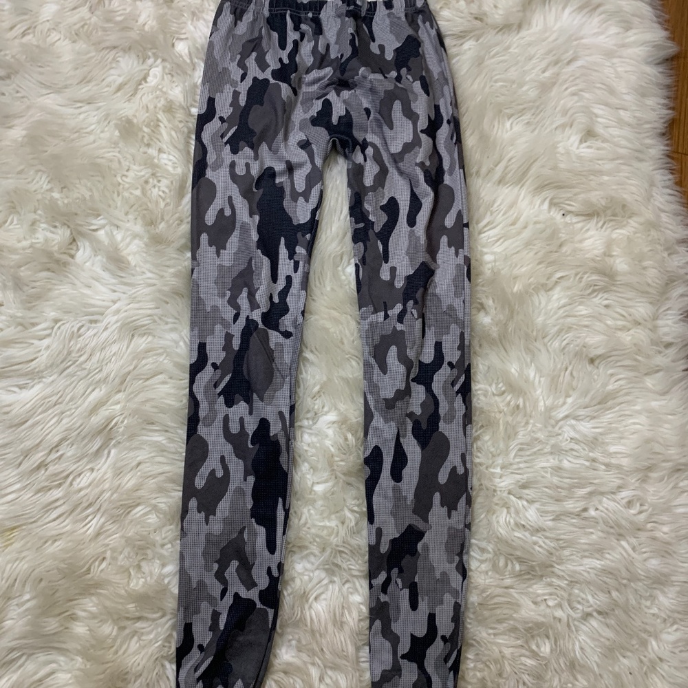Grey camo gym leggings